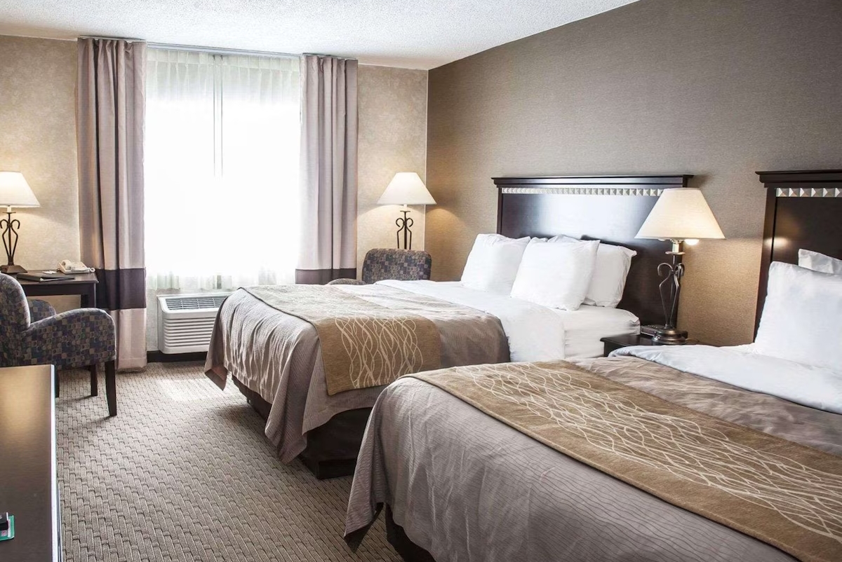 Standard Room, 2 Queen Beds, Non Smoking